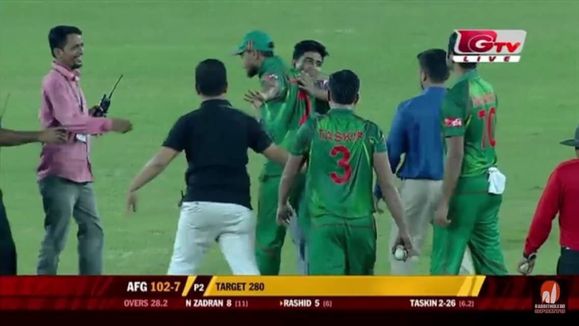 মাশরাফির সেই ‘ভক্ত’ মেহেদী হাসান পুলিশ হেফাজতে