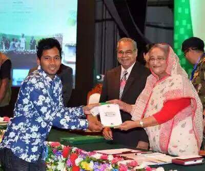 মাশরাফি-মুশফিক-সাকিব-তামিমদের হাতে স্মার্ট কার্ড তুলে দিলেন প্রধানমন্ত্রী