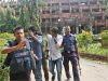 চবিতে ছাত্রলীগের দুই হলে তল্লাশি চালিয়ে এক বস্তা দেশীয় অস্ত্রসহ আটক ৩০